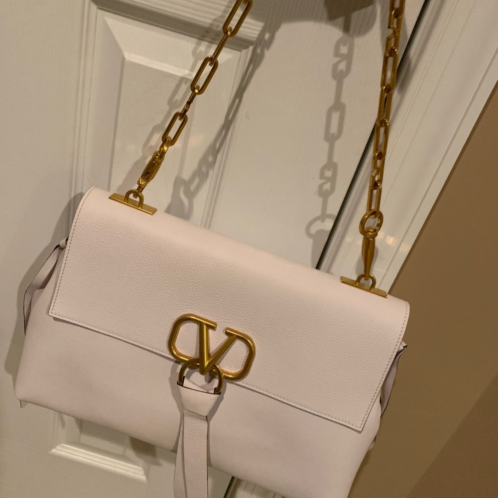 VALENTINO GARAVANI Pebbled Calfskin VRing Chain Shoulder Bag - Picture 14 of 16